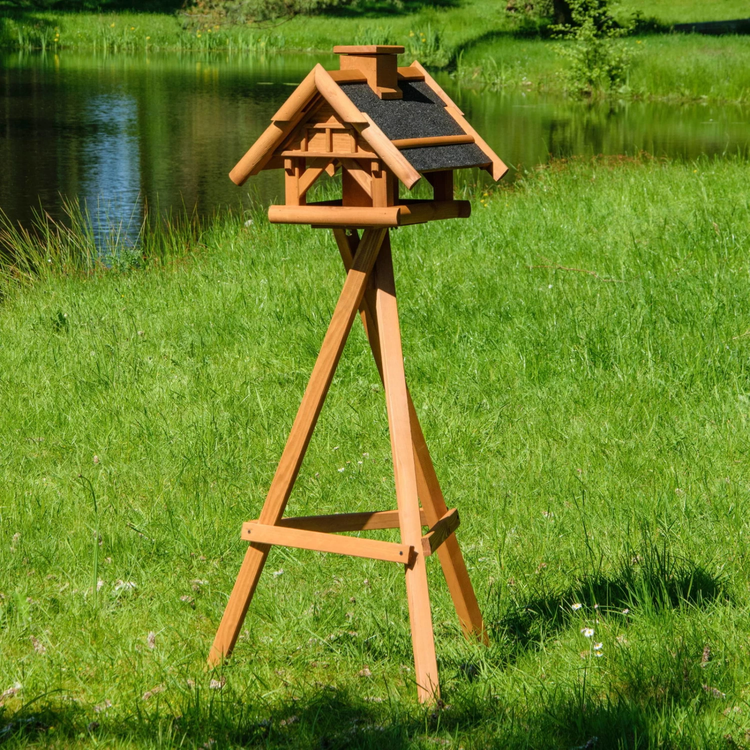 Vogelhaus Inkl. Ständer, Holz, Bernstein, 39 X 38 X 33 Cm 1 Vogelhaus Inkl. Ständer, Holz, Bernstein, 39 X 38 X 33 Cm