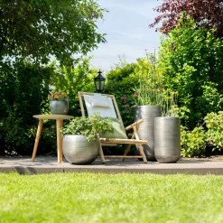 Pflanzgefäß 'Rowen', Silber, Ø 31 X H 55 Cm 19 Pflanzgefäß 'Rowen', Silber, Ø 31 X H 55 Cm -Gartenserien Geschäft 3210801614 3210801615 3210801617 3210801618 3210801635 3210801636 3210801637 3210801638 Pflanzgefaess Rowen silber 2 114961