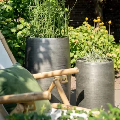 Pflanzgefäß 'Rowen', Silber, Ø 31 X H 55 Cm 15 Pflanzgefäß 'Rowen', Silber, Ø 31 X H 55 Cm -Gartenserien Geschäft 3210801635 3210801636 3210801637 3210801638 Pflanzgefaess Rowen silber 11 115028