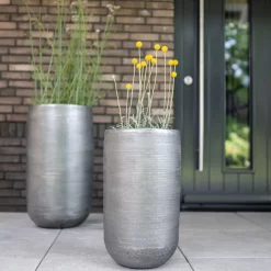 Pflanzgefäß 'Rowen', Silber, Ø 31 X H 55 Cm 16 Pflanzgefäß 'Rowen', Silber, Ø 31 X H 55 Cm -Gartenserien Geschäft 3210801635 3210801636 3210801637 3210801638 Pflanzgefaess Rowen silber 9 115027